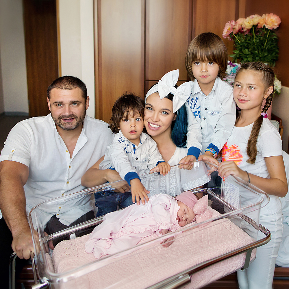 Фотосессия выписки из роддома