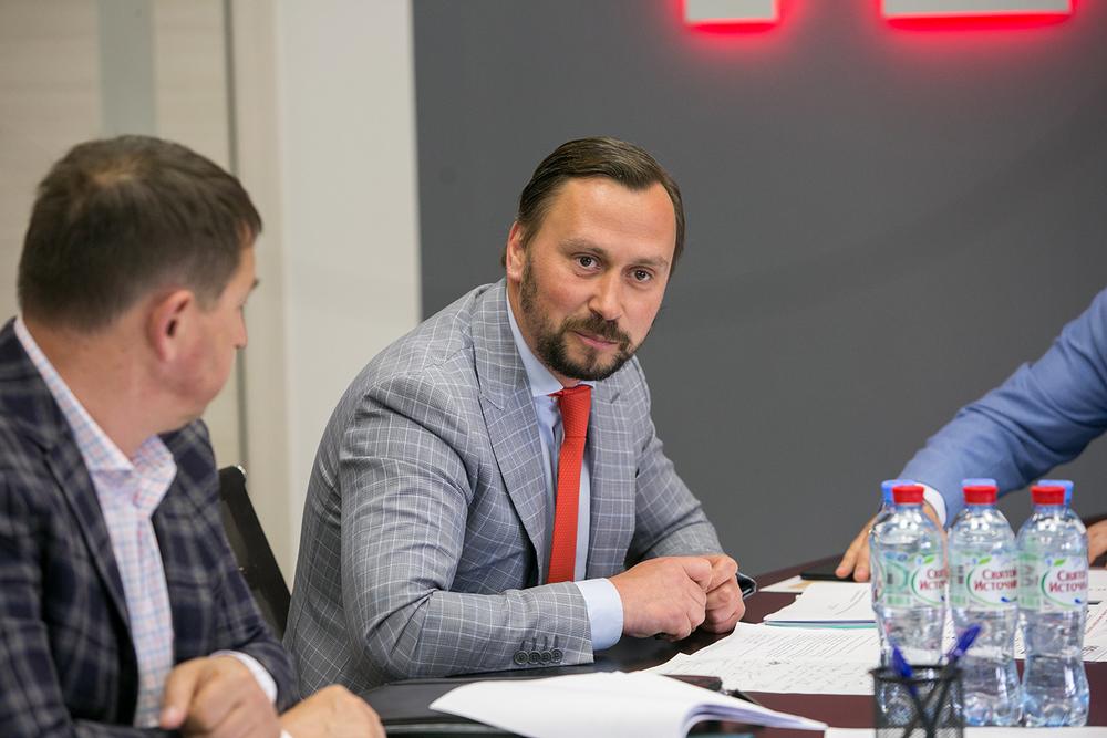 Деловое совещание компании ИИС