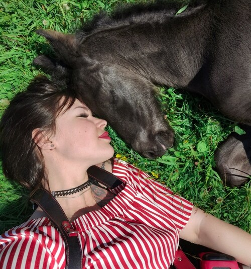 Krivoy Rog porno yulduzlari Chizilgan qizlar erotik fon rasmi