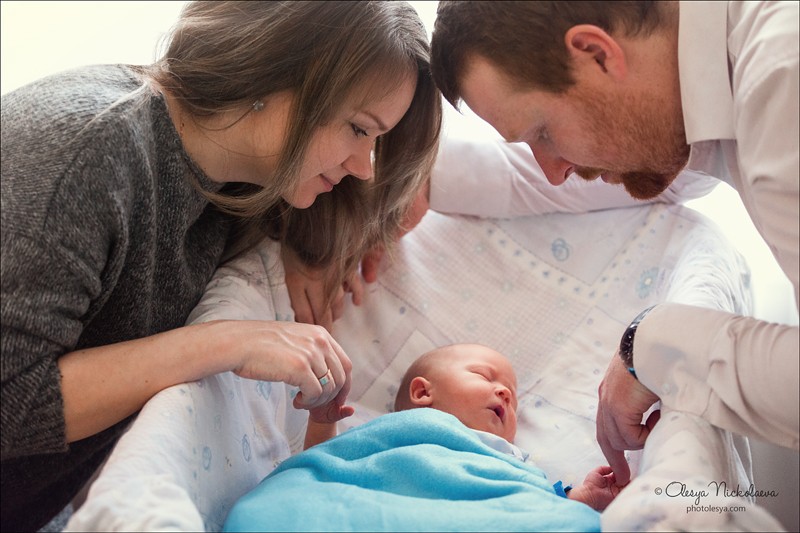  выписки из роддома ◆ discharging from maternity hospital