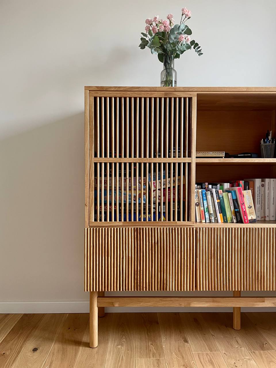 Двухкомнатная квартира в Москве в скандинавском стиле с элементами mid century, объект реализован