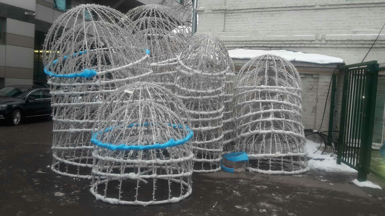 демонтаж новогодних украшений