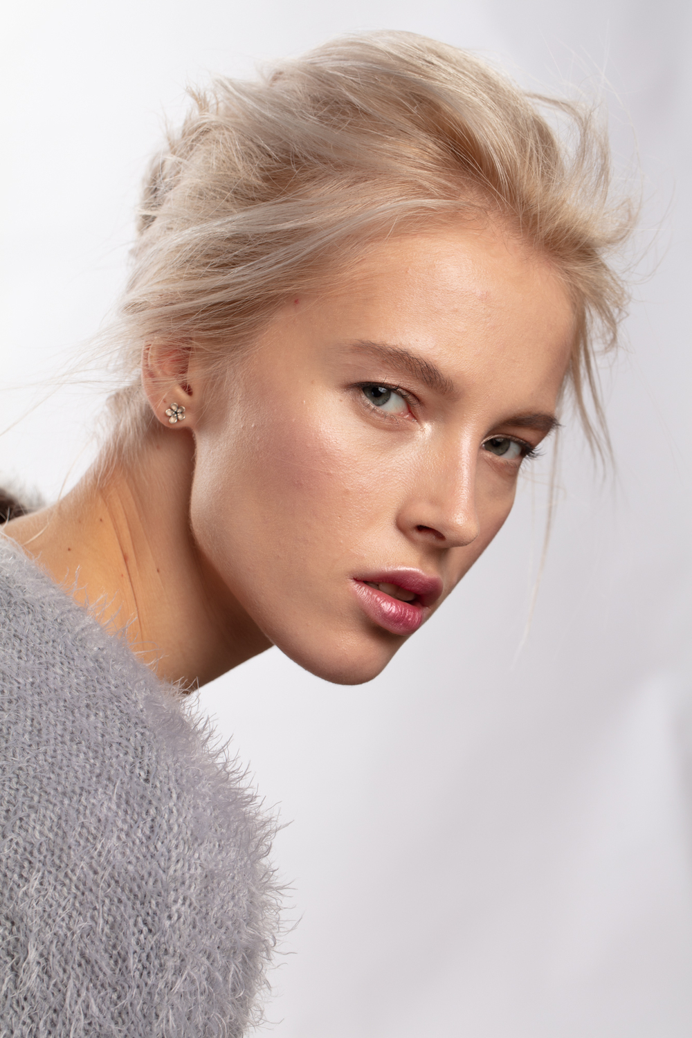 Әйелдер үстемдігі бейнеленген онлайн порно фильмдерді қараңыз