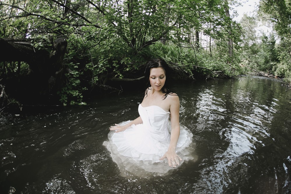 #TrashTheWeddingDress