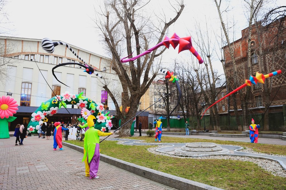 Воздушный театр УФО