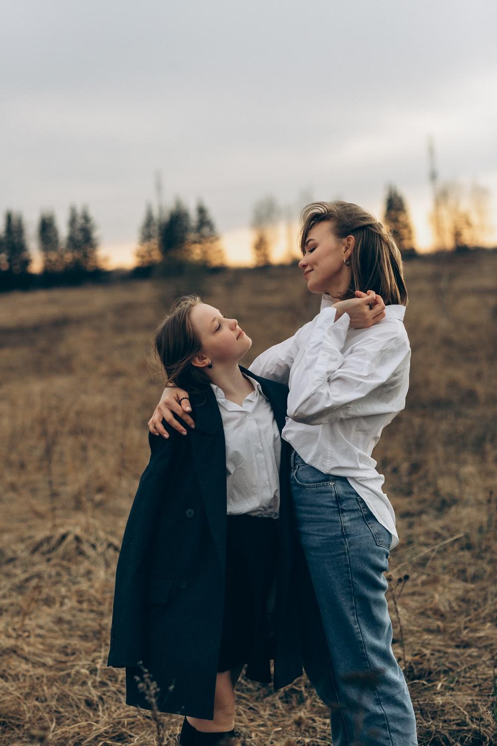 Olesia & Varia