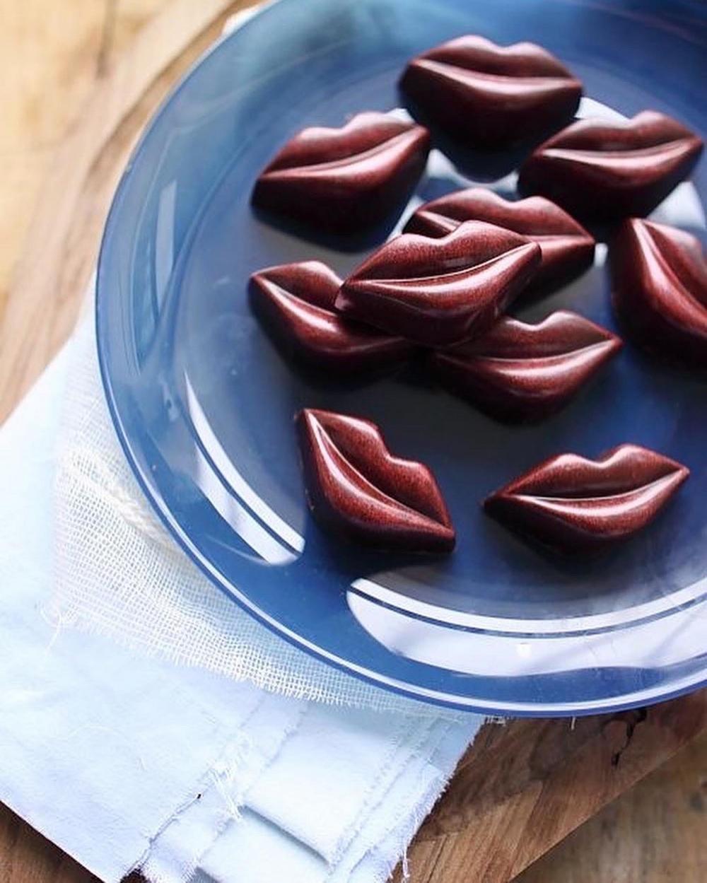 Корпусные конфеты с начинкой