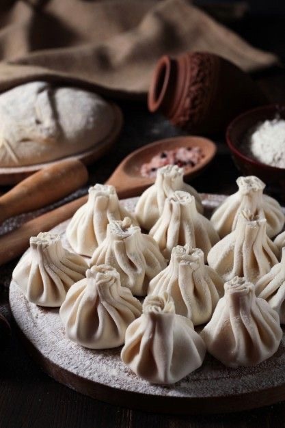ГРУЗИНСКАЯ КУХНЯ: хачапури по-аджарски и хинкали ручной работы