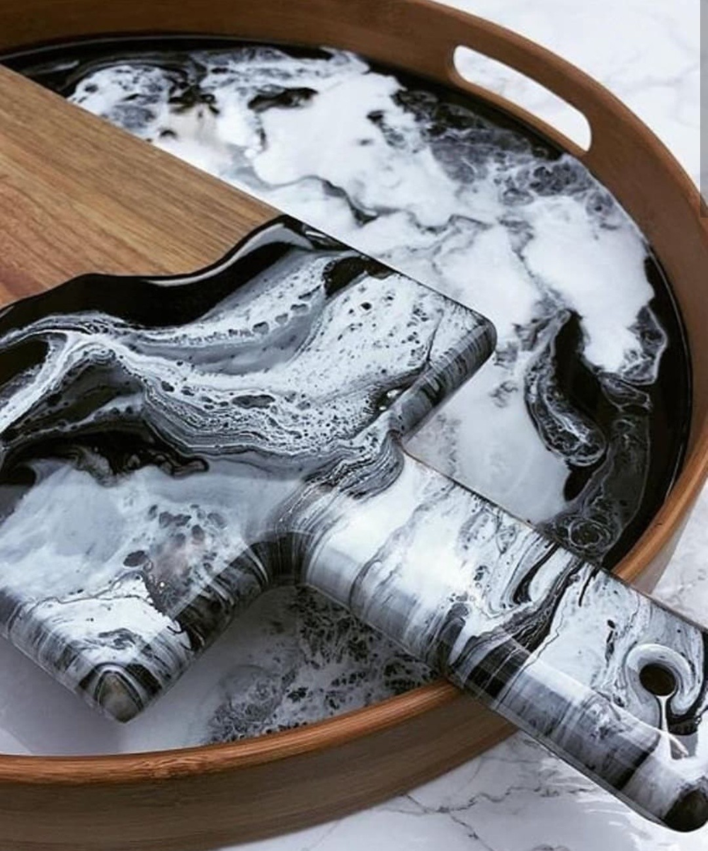 СЕРВИРОВОЧНЫЕ ДОСКИ С ДЕКОРОМ RESINART