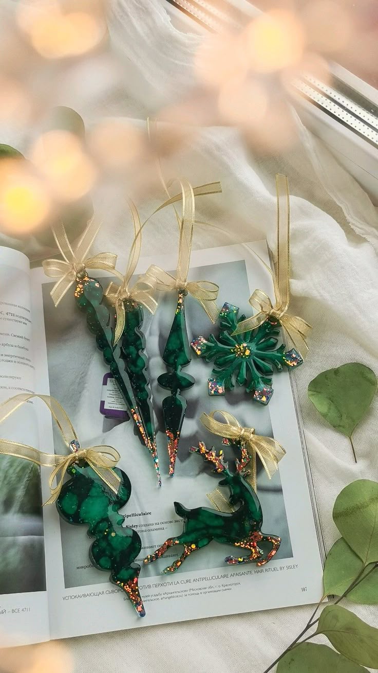 ЁЛОЧНЫЕ ИГРУШКИ ИЗ СМОЛЫ  набор из 5ти игрушек