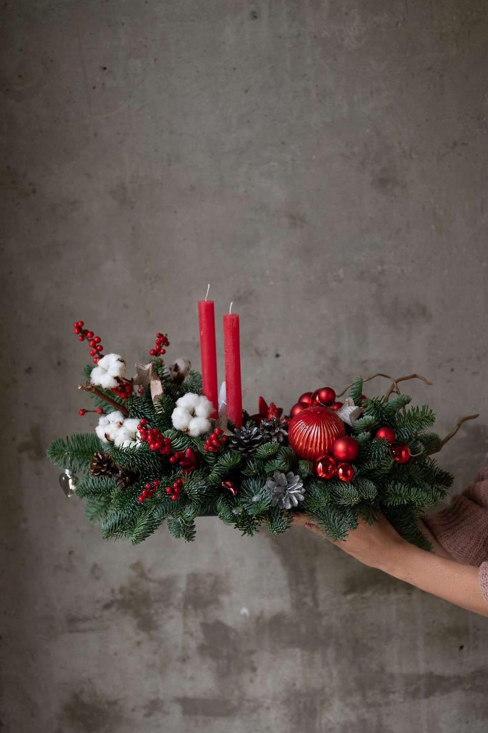 Новогодний мастер-класс  КОМПОЗИЦИЯ ИЗ ГОЛУБОЙ ЕЛИ  с античными свечами и праздничным декором    