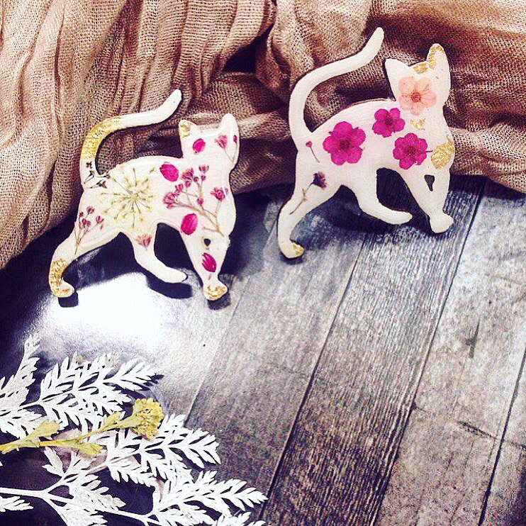 Украшения из сухоцветов и ювелирной смолы