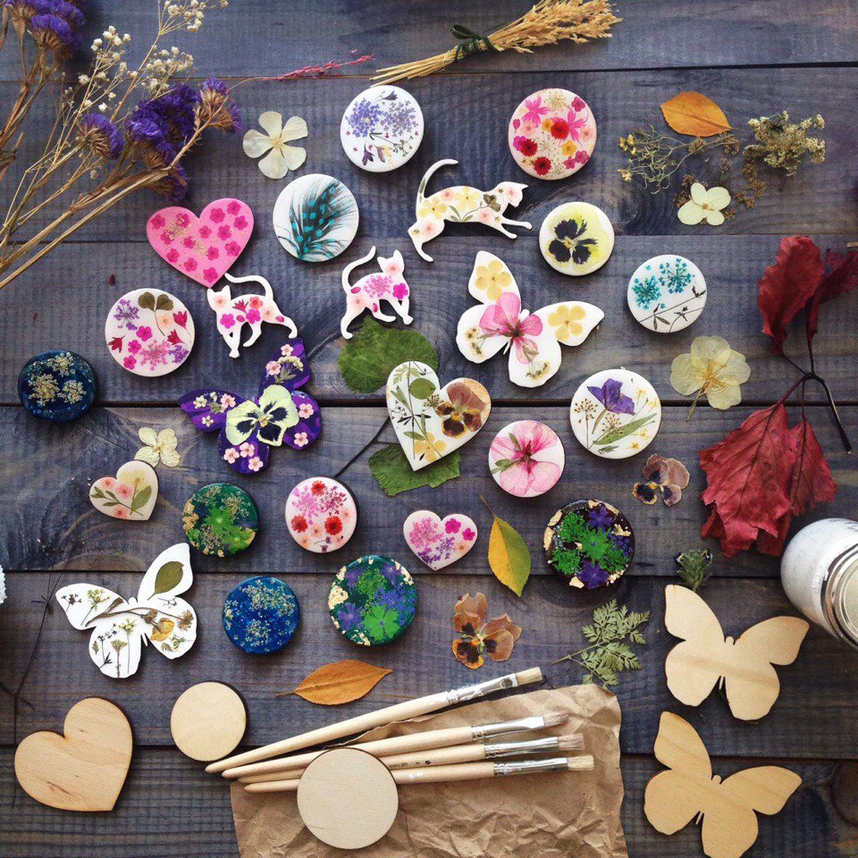 Украшения из сухоцветов и ювелирной смолы