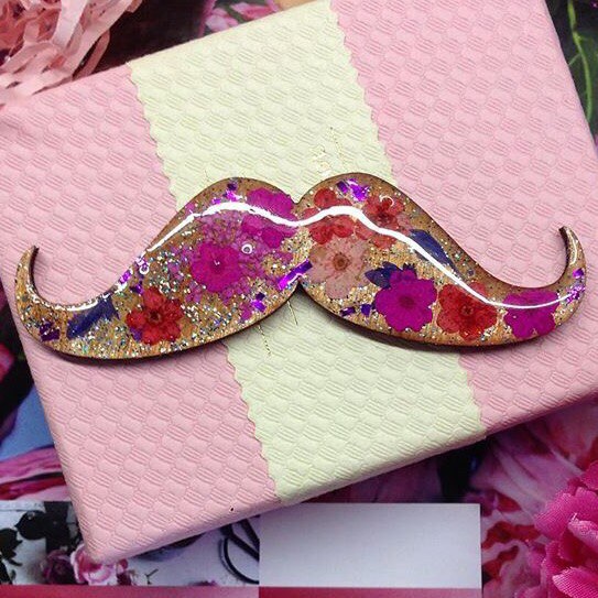 Украшения из сухоцветов и ювелирной смолы