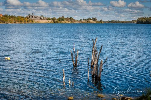 Террикон и озеро Румму ( Rummu aherainemägi ja järv / Rummu spoil tip and lake)
