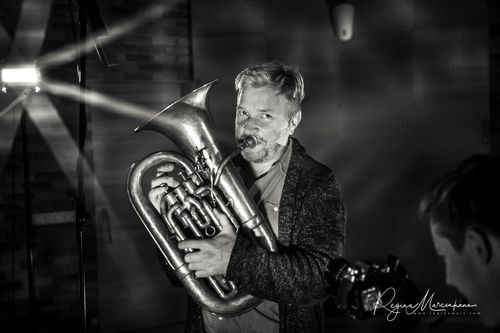 Sensations of sound / Фоторассказ о рождении музыкального произведения
