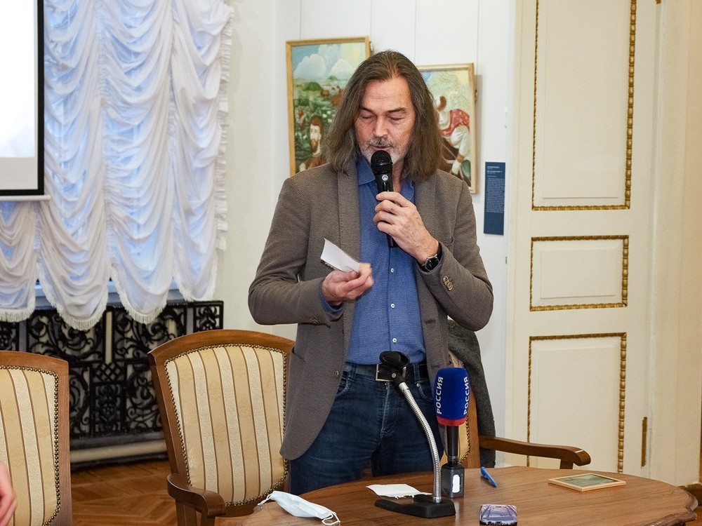 Никас Сафронов в Оренбурге выставка картин художественные товары 