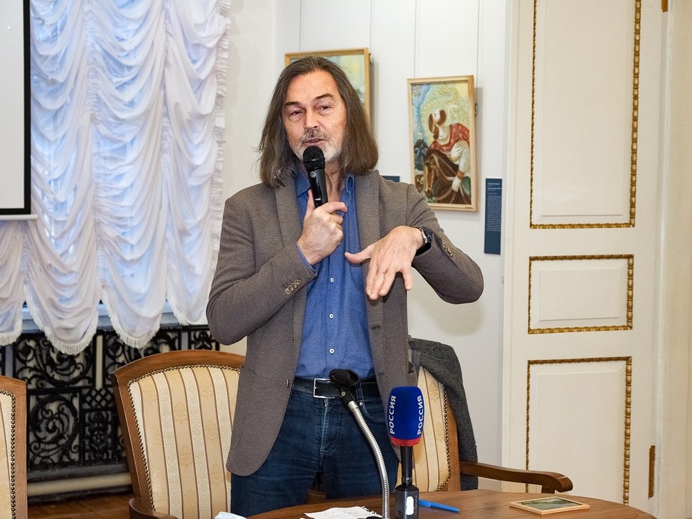Никас Сафронов в Оренбурге выставка картин художественные товары 