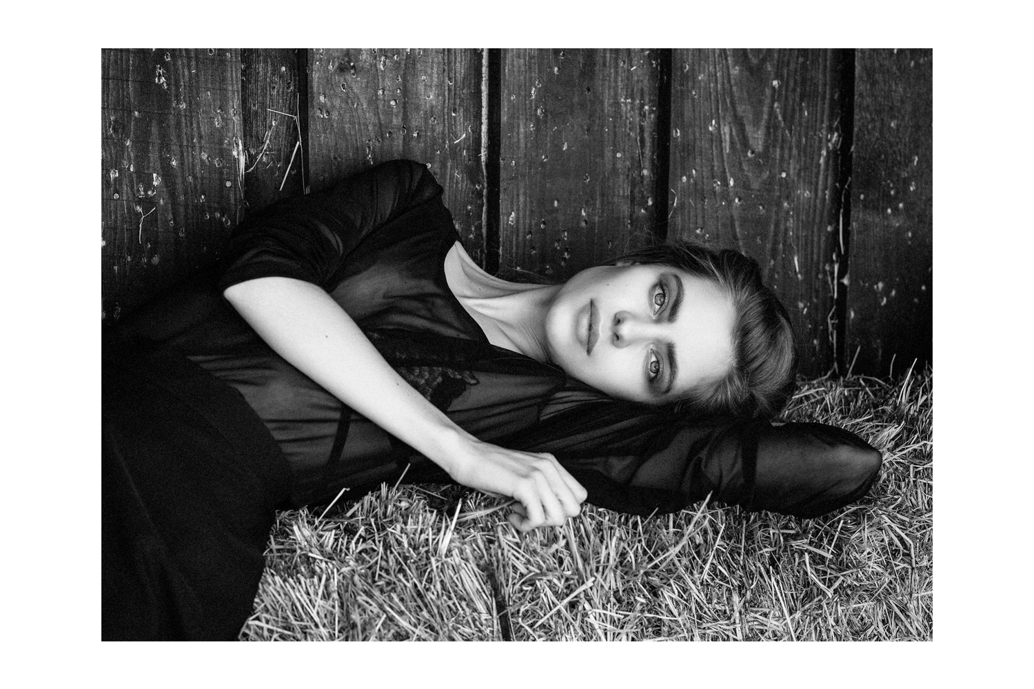 фэшн съемка москва, лукбук москва, lookbook, девушка у реки, красивая девушка, девушка с молоком, фотосессия на природе, девушка на ранчо, ранчо москва