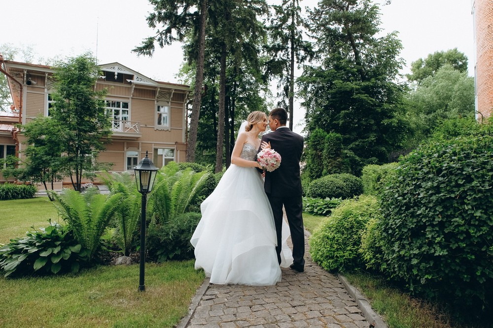 ANATOLY & VIOLETA