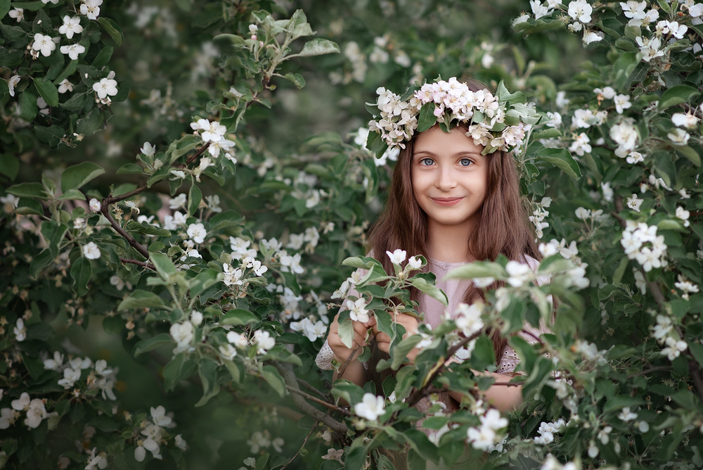 фотосессия в цветущих садах, фотосессия в яблонях 