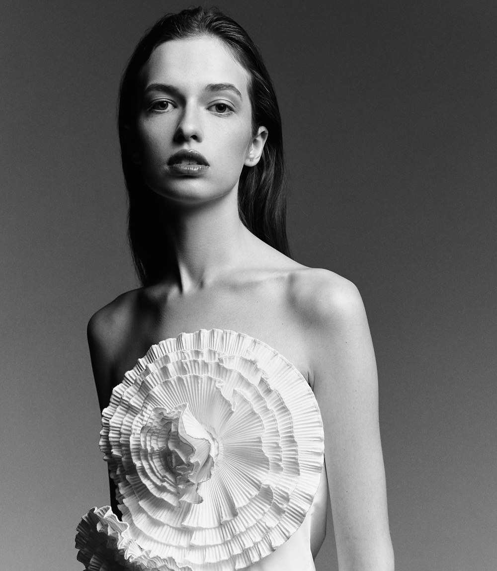 Yalangoch qizlar ozlarini suratga olishadi